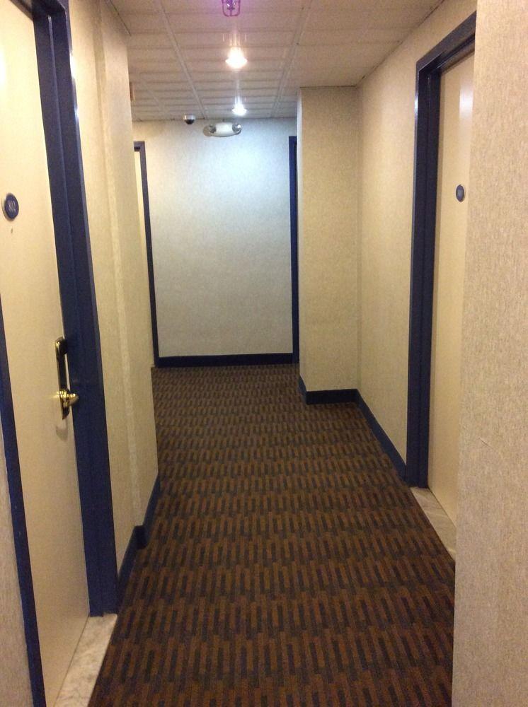Park Savoy Hotel New York Exterior photo